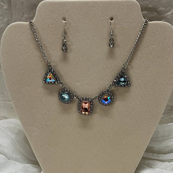 Jewelry - NWOT AB Crystal Necklace and Earring Set